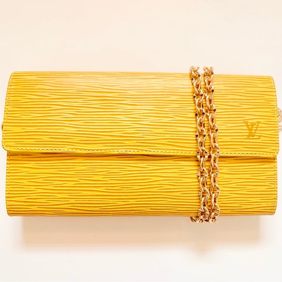 LOUIS VUITTON WALLET ON CHAIN❤️ - Picture 7 of 17